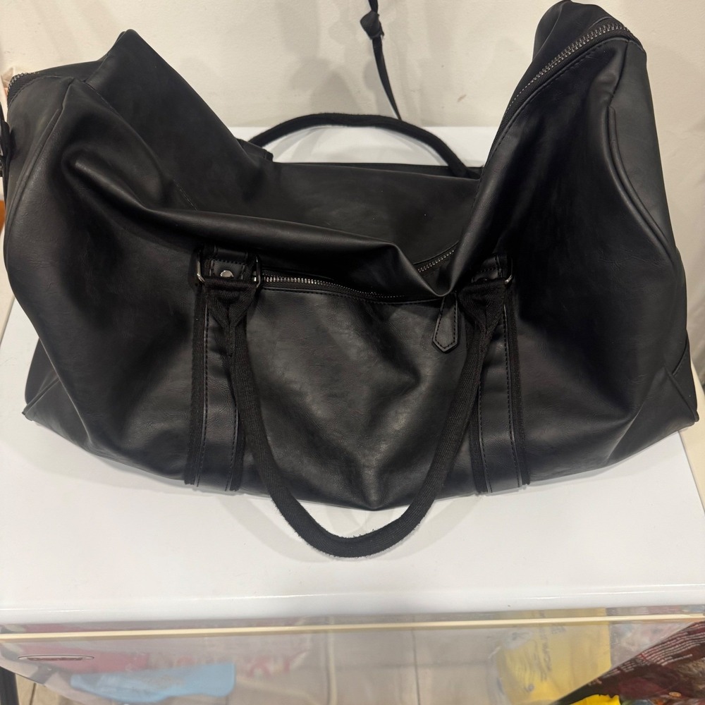 SEYFOCNIA Black Vegan Leather Duffle Bag Weekender Travel Gym Bag -READ